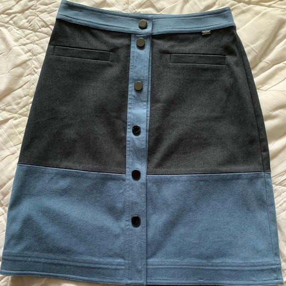 NWOT-Women’s, St. John, cotton skirt, blue, size small - Picture 6 of 14